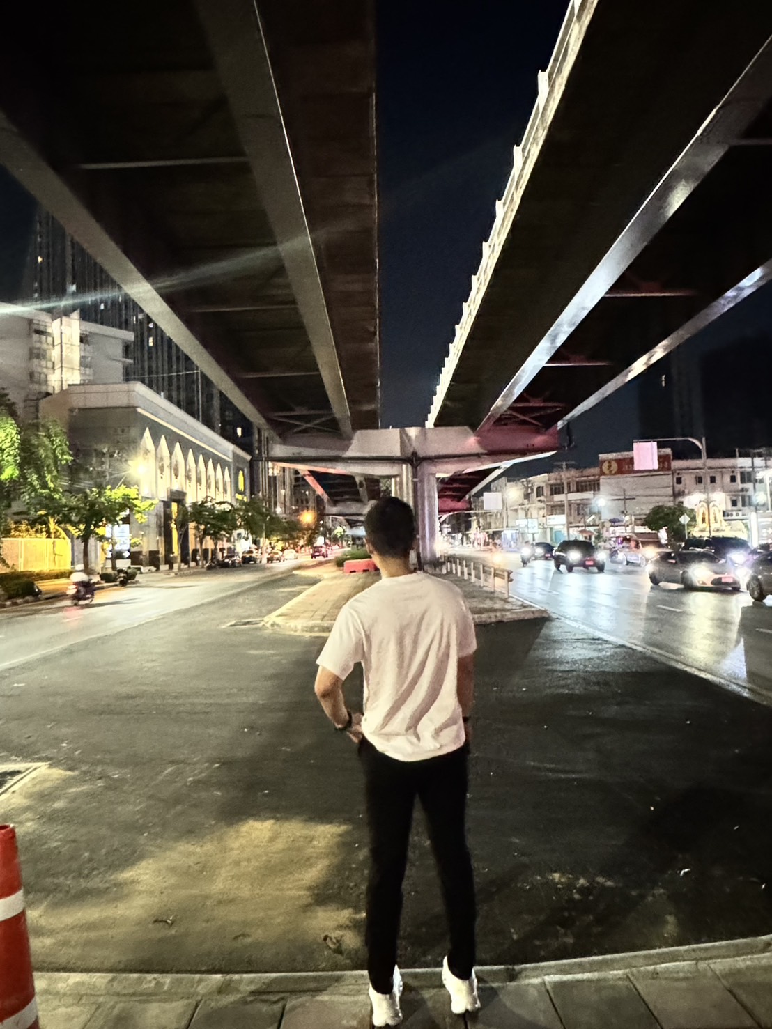 🚦 เปิดแล้ว! จุดกลับรถใหม่ ใต้สะพานไทย-ญี่ปุ่น ถนนพระราม 4 หน้าสามย่านมิตรทาวน์