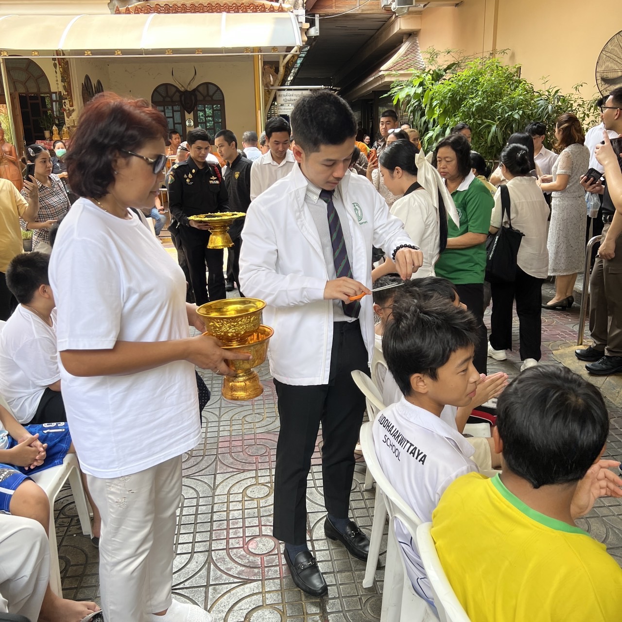 ร่วมปลงผมนาค บรรพชาสามเณรภาคฤดูร้อน ณ วัดหัวลำโพง