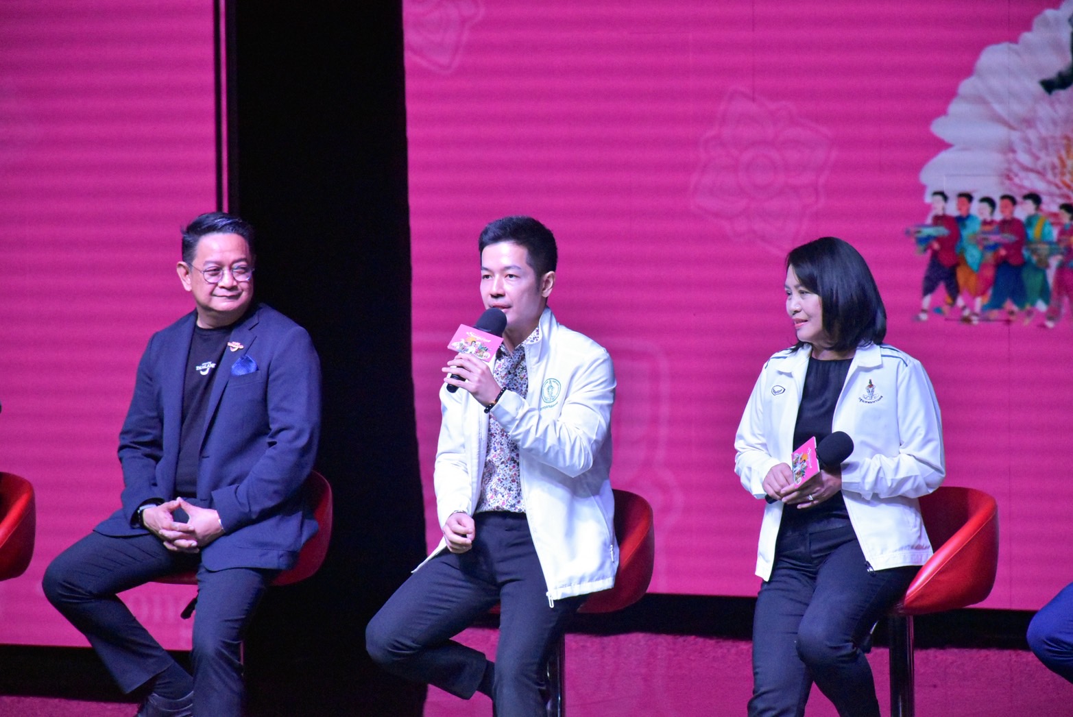 สงกรานต์สีลม และ “เครื่องยนต์เศรษฐกิจระดับประเทศ”