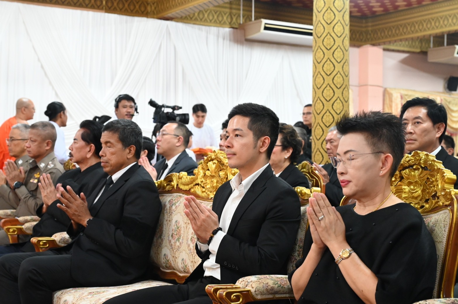 ร่วมพิธีบำเพ็ญกุศลสวดพระอภิธรรม คุณพ่อประเสริฐ ม่วงศิริ อดีตสมาชิกสภาผู้แทนราษฎร