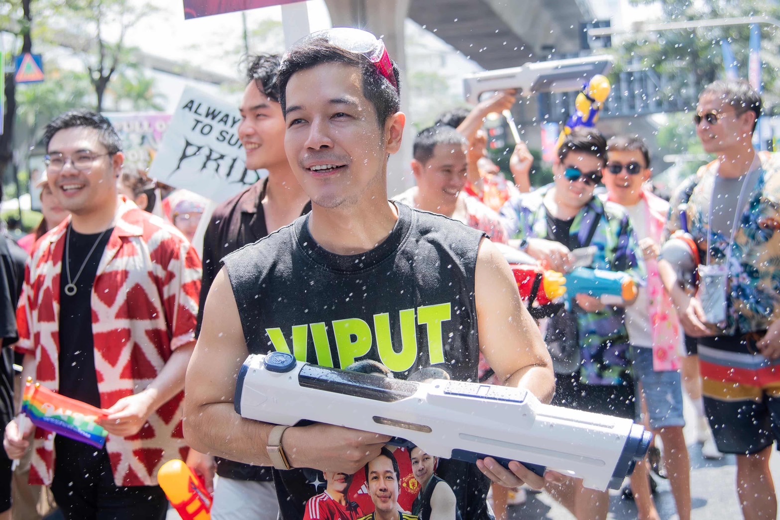 ขออนุญาต อารักขาอาจารย์เชน 1 วันครับ🤣