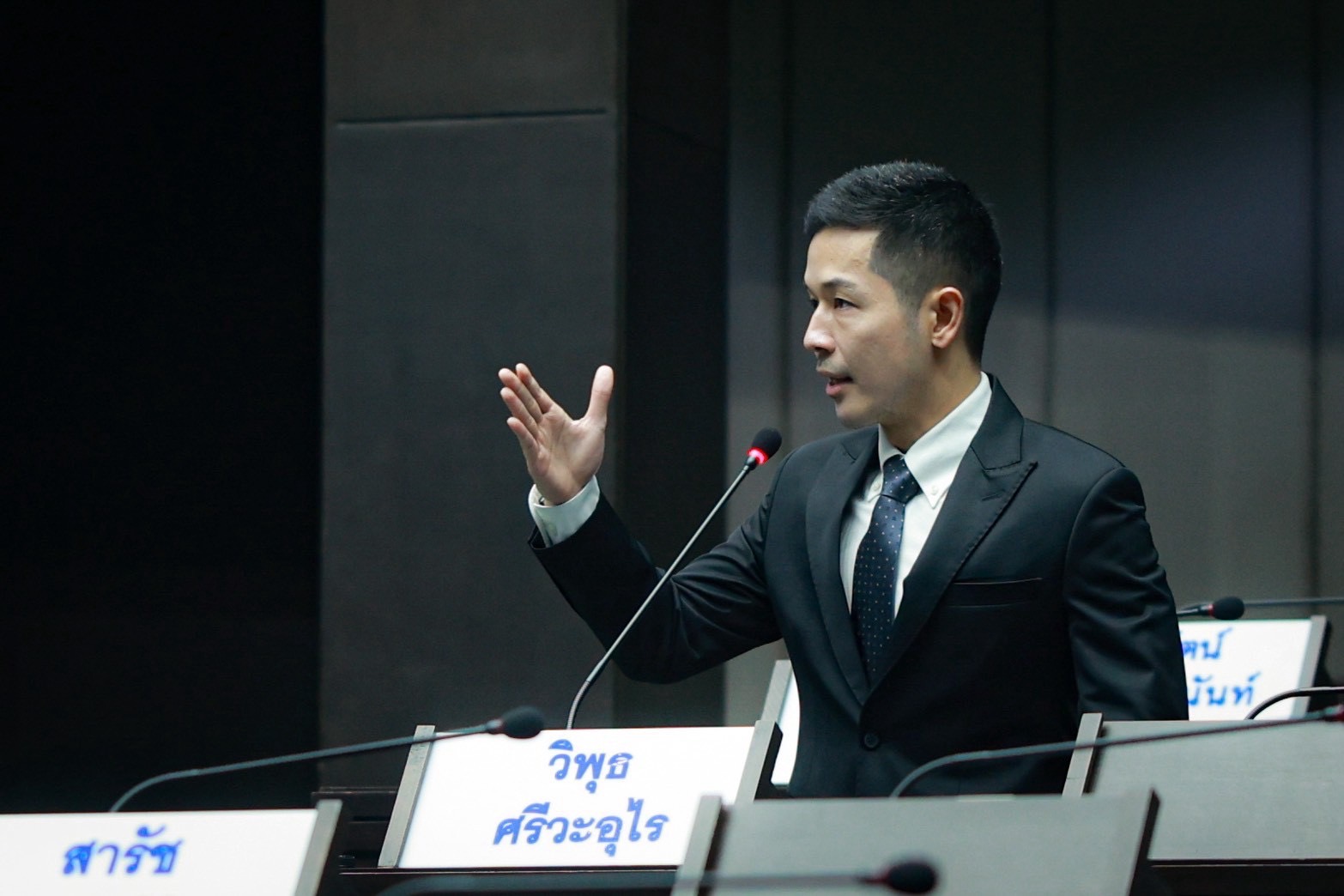 ติดตาม 2 เรื่องสำคัญในสภา กทม. ทั้งการฟื้นฟูเมืองและระบบแจ้งเตือนภัย Cell Broadcast